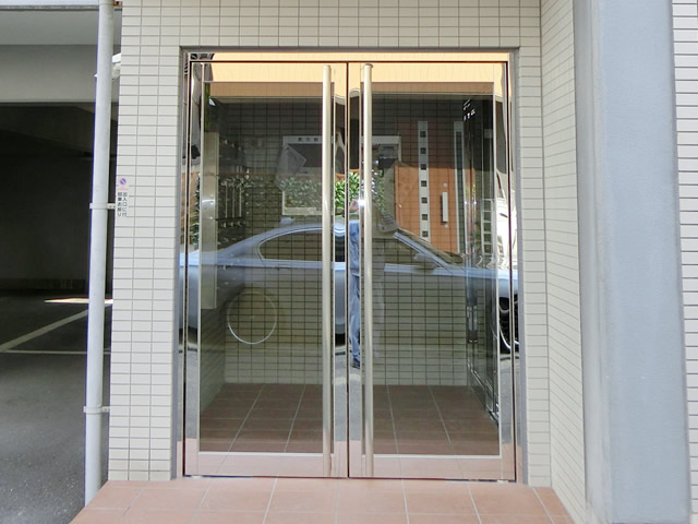 マンションエントランスドア改修工事　ステンレス両開き框ドア　名古屋市中川区